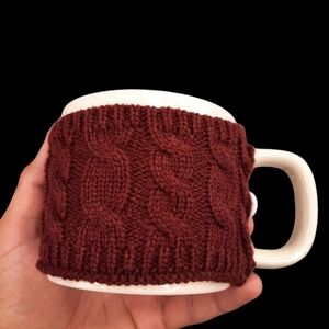 White tea cup with Unique white cover.